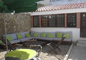 serenata hostel coimbra portugal