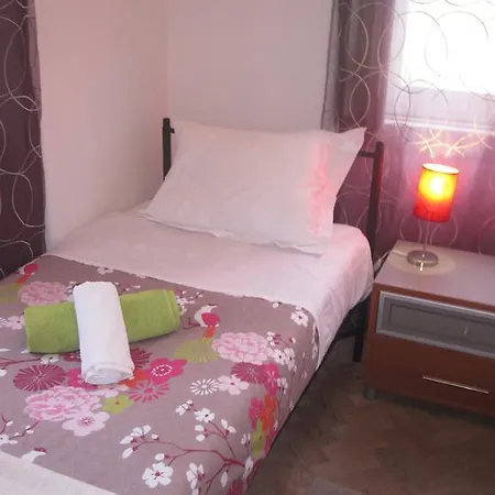 Green Hostal *